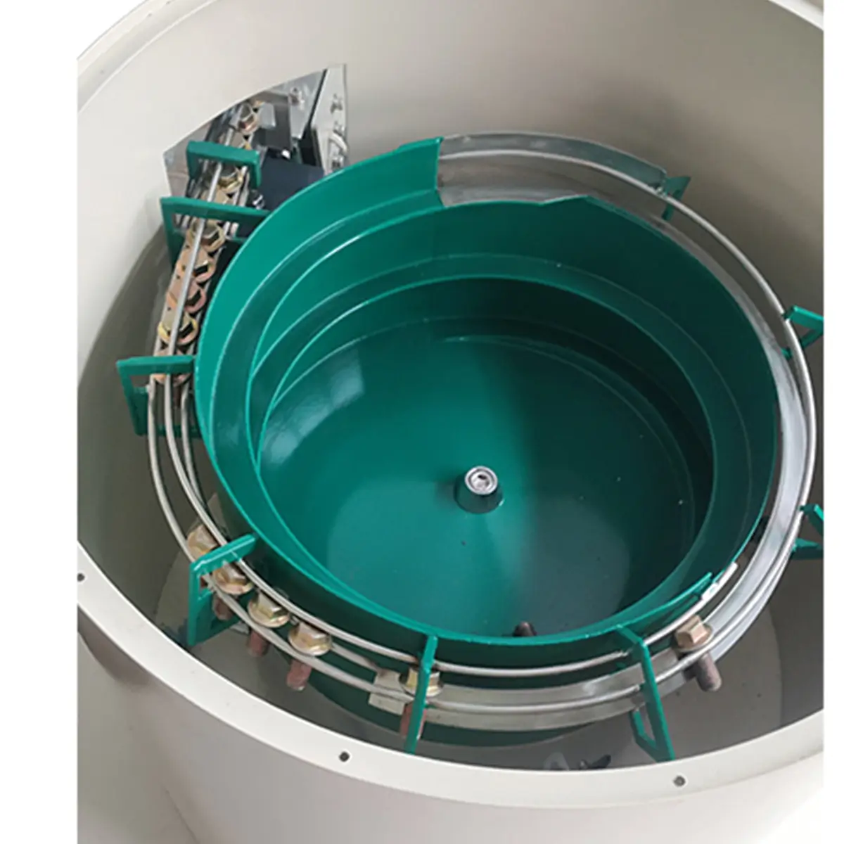 Bowl Feeder for Bolts with Noise Cover