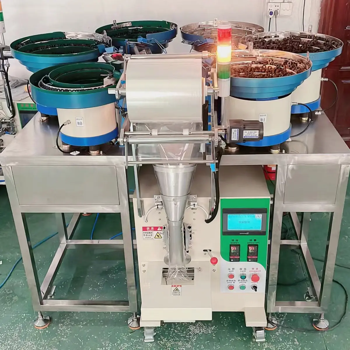 How Automatic Vibratory Feeders Improve Plastic Parts Packaging Efficiency