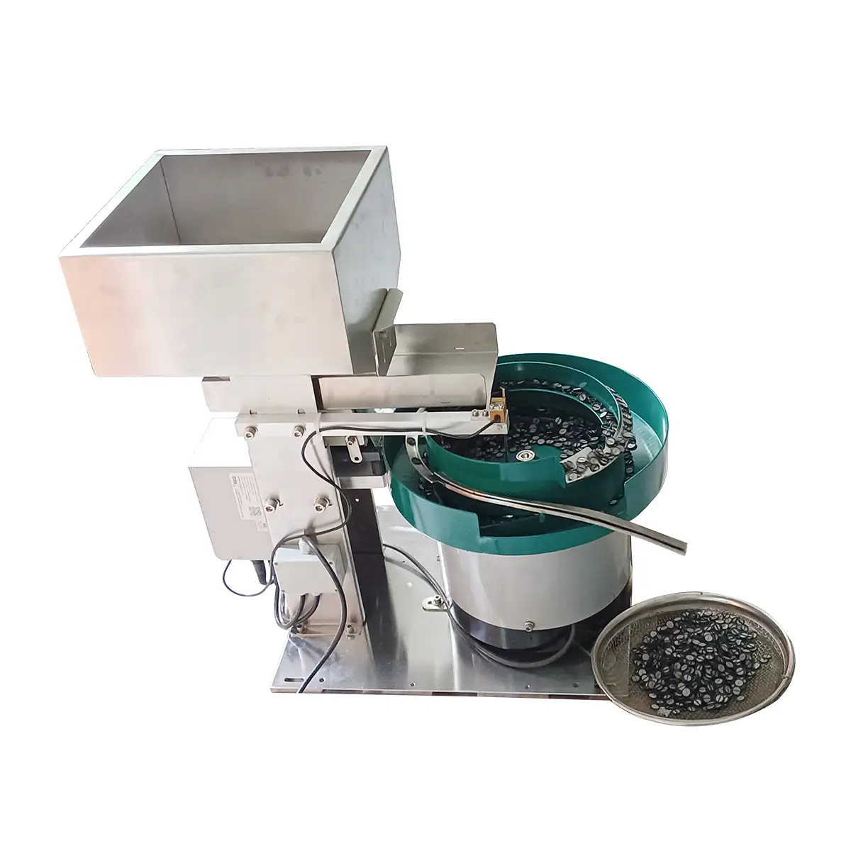 vibratory bowl feeder for filter